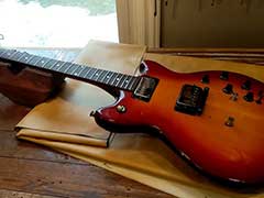 Roland G-303 Flame Maple Top and Back