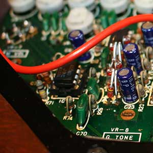 IC7, volume and normal guitar signal buffering opamp