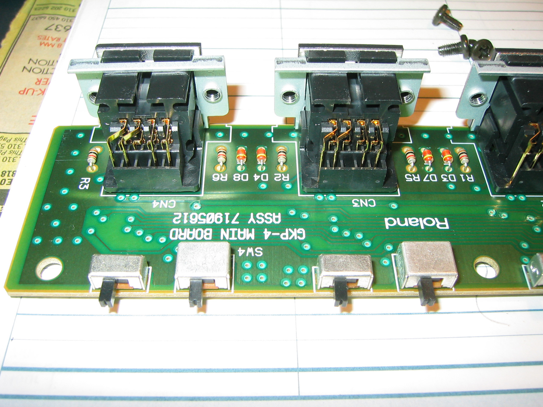 Roland GKP-4 1 input, 4 output Roland 13-pin Guitar Synth signal